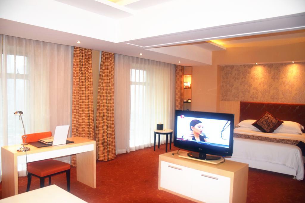 Puxi New Century Hotel 샹하이 외부 사진